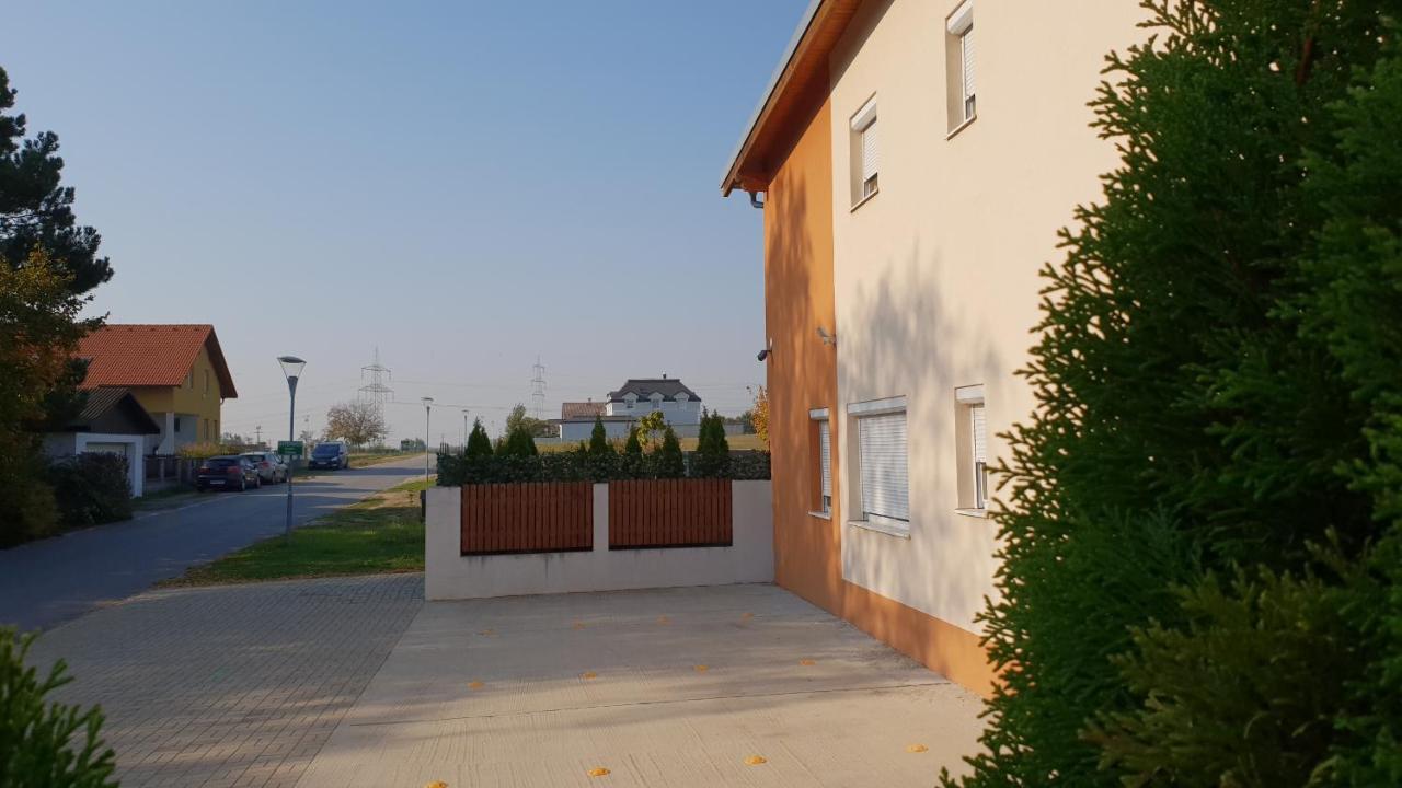 Pension Diana-Parndorf Exterior foto